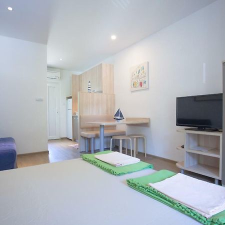Studio Apartment - Seaview Premantura Luaran gambar