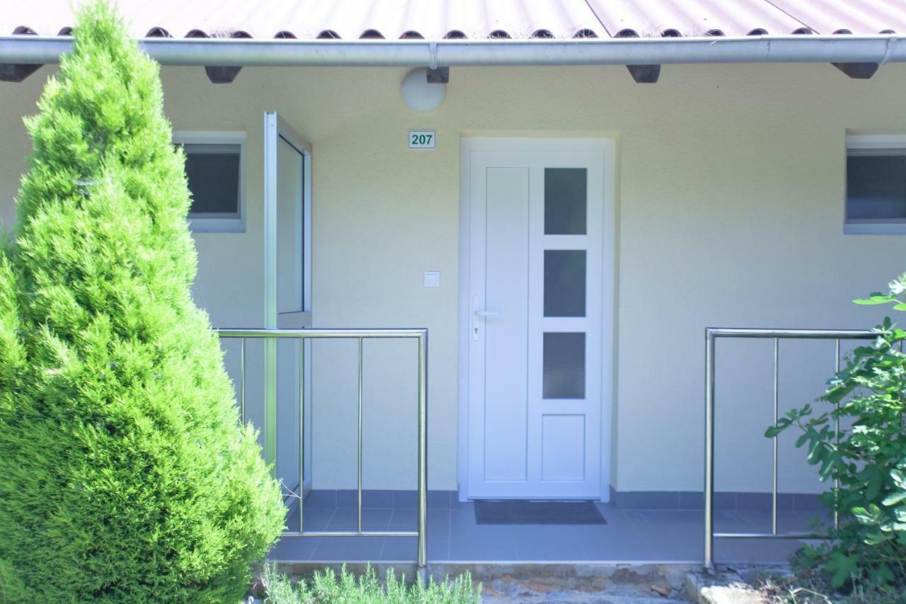 Studio Apartment - Seaview Premantura Luaran gambar